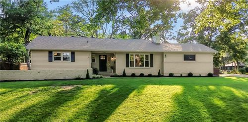 8100 Dearborn Dr, Prairie Village, KS, 66208-4825 | Card Image