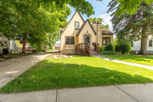 210 1st Ave Sw, Glenwood, MN, 56334-1505 | Card Image