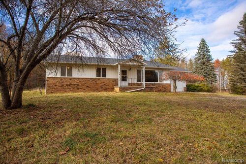 8465 Watson Rd, Marlette, MI, 48453-9303 | Card Image