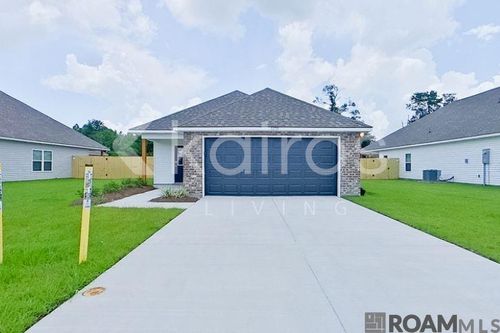 13769 Pinyon Dr, Denham Springs, LA, 70726-8846 | Card Image