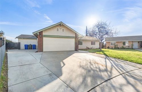7590 Kempster Ct, Fontana, CA, 92336-2174 | Card Image