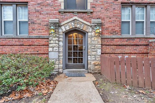 7557 Buckingham Dr, Saint Louis, MO, 63105-3365 | Card Image