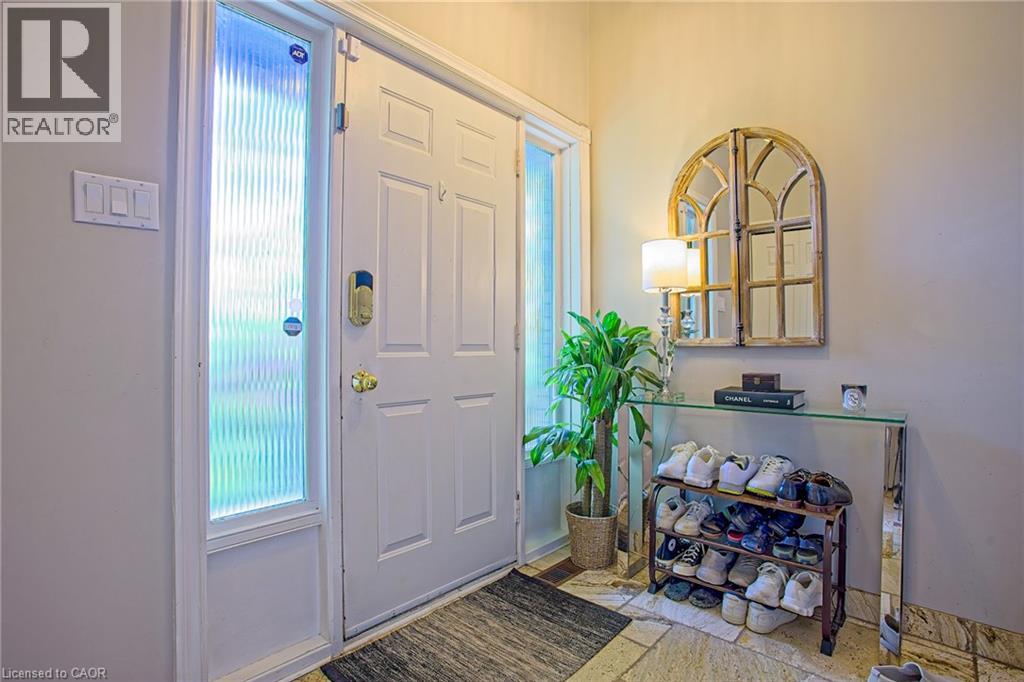 Residential Lease in Grimsby 3
