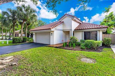 9354 Nw 18th Mnr, House other with 3 bedrooms, 2 bathrooms and null parking in Plantation FL | Image 1