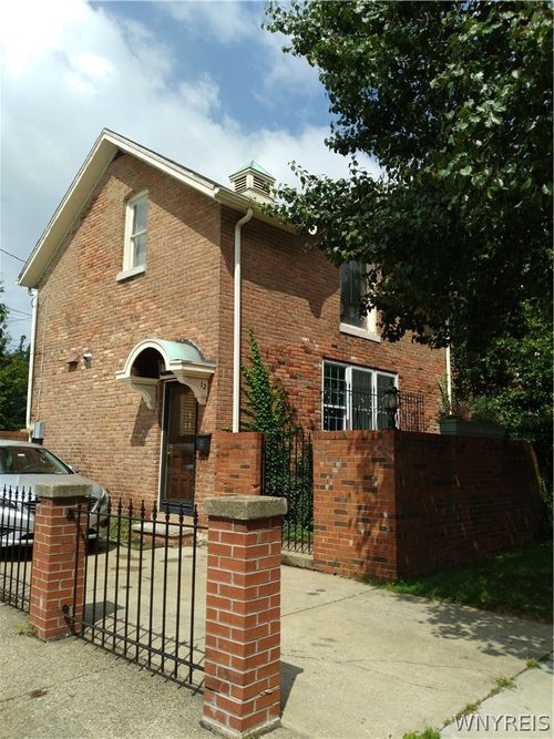 12 Park St, Buffalo, NY, 14201-2021 | Card Image