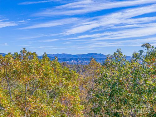 17 Denali Dr, Asheville, NC, 28806-4576 | Card Image