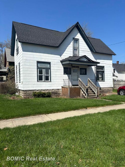 106 S Chilson Street, Bay City, MI, 48706 | Card Image