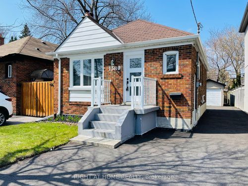 1380 Woodbine Ave, East York, ON, M4C4G5 | Card Image