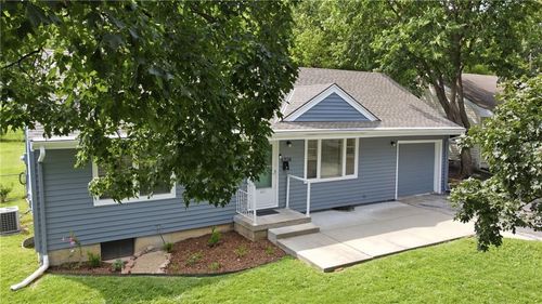 5736 Woodson St, Mission, KS, 66202-2718 | Card Image