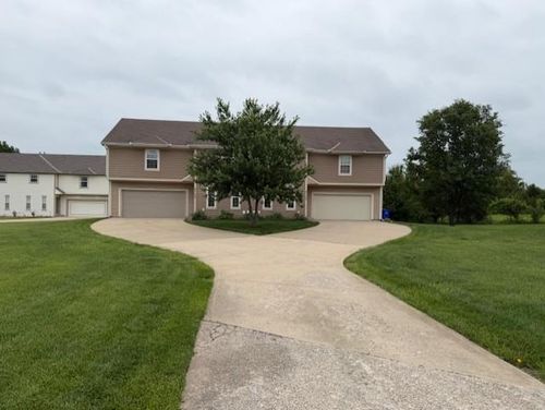5133 Woodland Dr, Shawnee, KS, 66218-9301 | Card Image