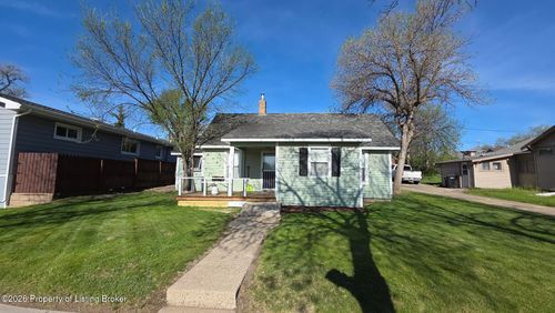 105 3rd Street Nw, Watford City, ND, 58854 | Card Image