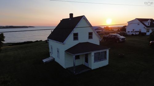 411 Main St, Port Hood, NS, B0E2W0 | Card Image