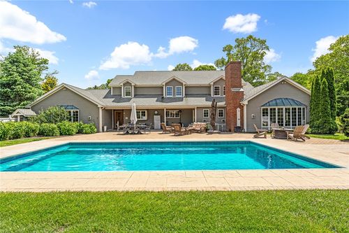 74 Oakwoods Dr, South Kingstown, RI, 02879-2517 | Card Image