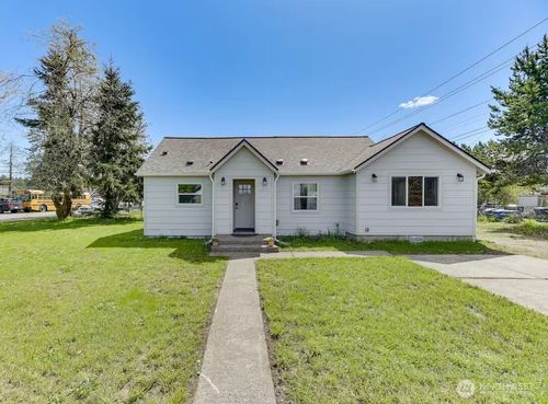 223 E J St, Shelton, WA, 98584-1919 | Card Image