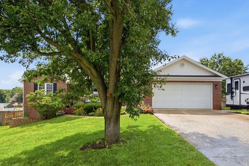 412 Pope Ave, Harrodsburg, KY, 40330-7504 | Card Image