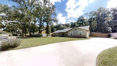 5712 Se 12 Th Street, House other with 3 bedrooms, 2 bathrooms and null parking in Ocala FL | Image 3