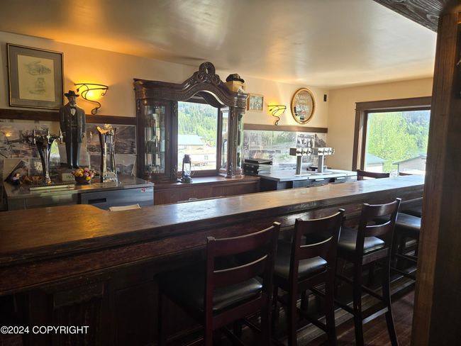Lovely Bar | Image 13