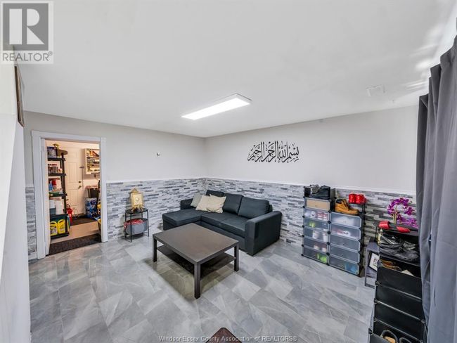 10670 Lambeth Rd, House other with 3 bedrooms, 2 bathrooms and null parking in Windsor ON | Image 12