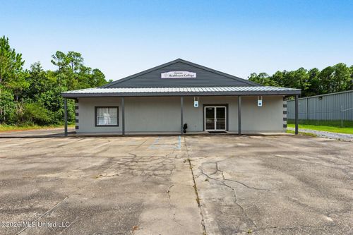 12451 Dedeaux Rd, Gulfport, MS, 39503-3817 | Card Image