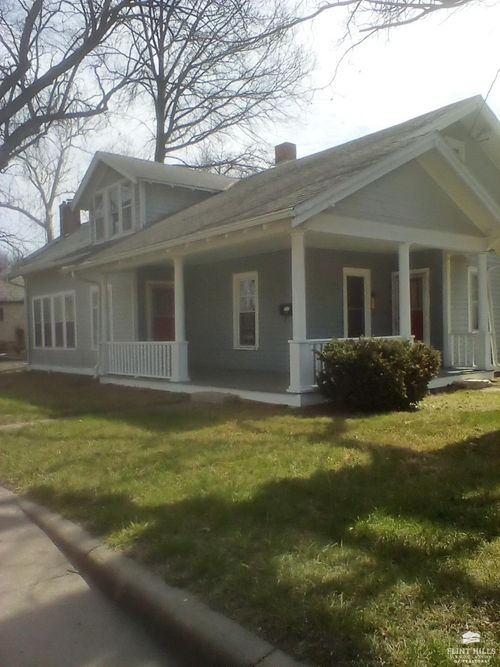 1523 Fairchild Ave, Manhattan, KS, 66502-1614 | Card Image