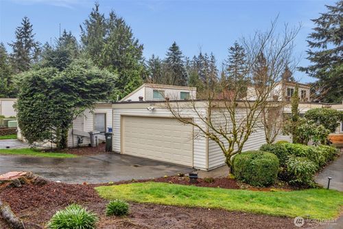 45-13715 Se 258th Pl, Kent, WA, 98042-3527 | Card Image