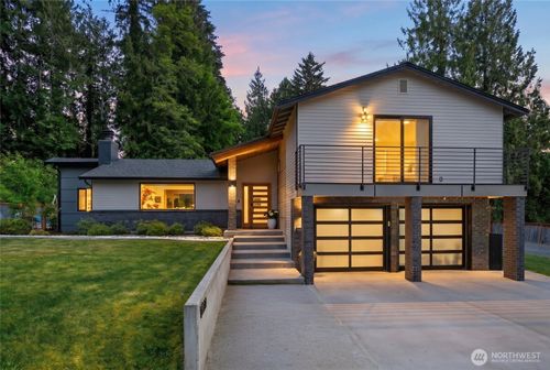 14022 Meridian Ave S, Everett, WA, 98208-6811 | Card Image
