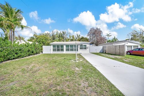1323 Ne 182nd St, North Miami Beach, FL, 33162-1333 | Card Image
