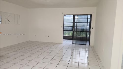 apt-103-905 Ne 199th St, Miami, FL, 33179-5815 | Card Image