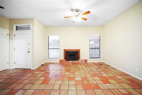 apt-208-1910 Robbins Pl, Austin, TX, 78705-5351 | Card Image