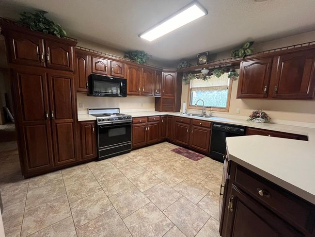 Kitchen | Image 15