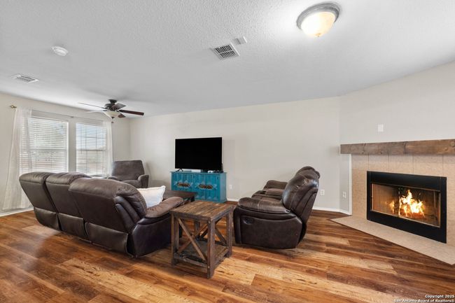133 Creek Run, House other with 3 bedrooms, 3 bathrooms and null parking in Cibolo TX | Image 6