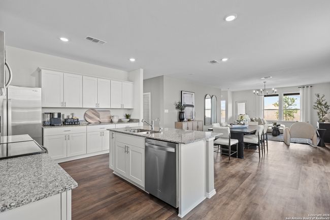 616 Rustic Grv, House other with 4 bedrooms, 2 bathrooms and null parking in Boerne TX | Image 4