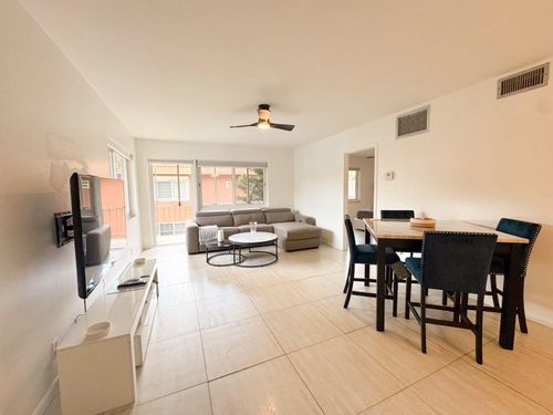 apt-216f-136 Ne 19th Ct, Wilton Manors, FL, 33305-1073 | Card Image