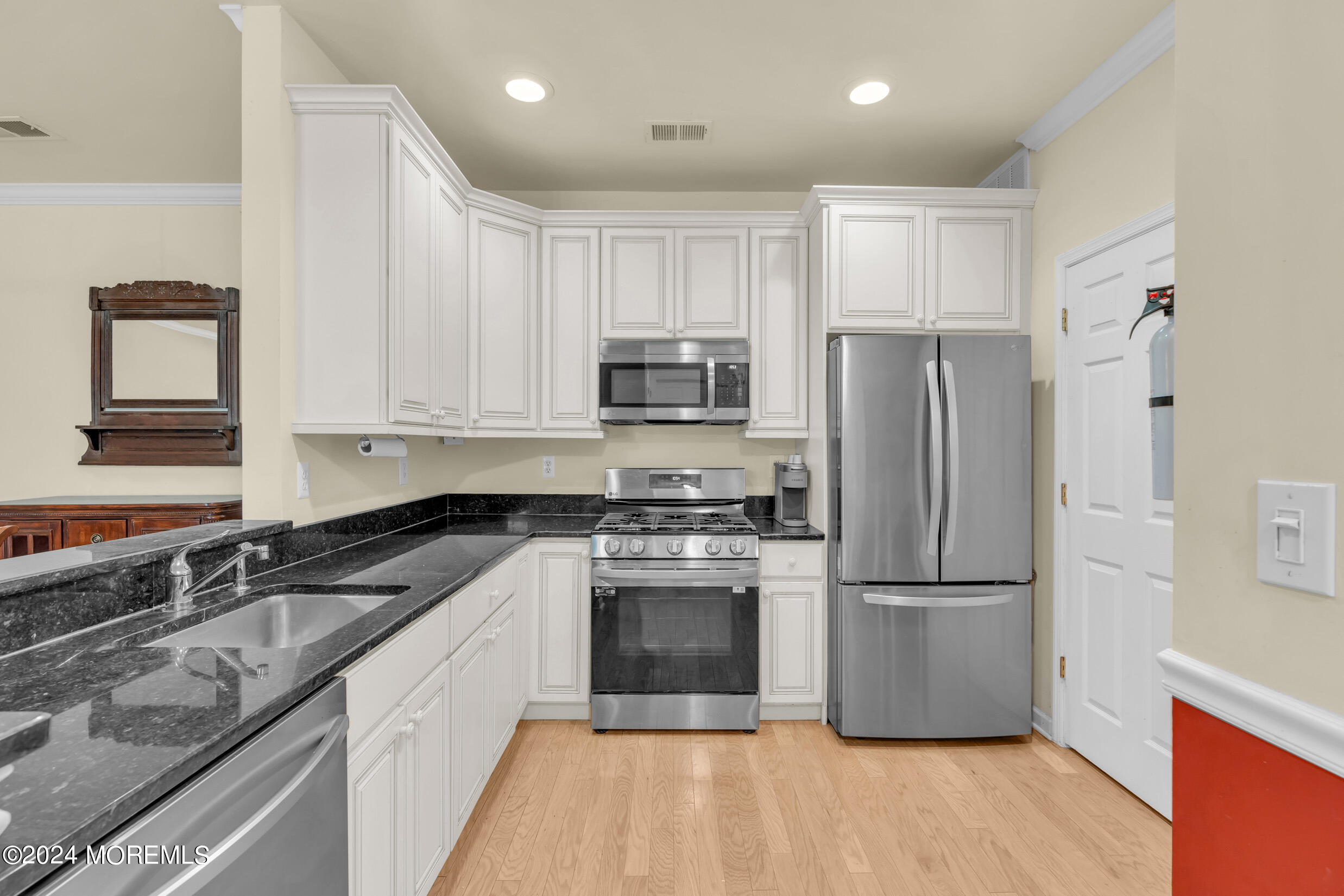 Sophee Ln, Lakewood, NJ 08701