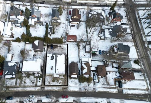 96 Dunbar Rd S, Waterloo, ON, N2L2E5 | Card Image