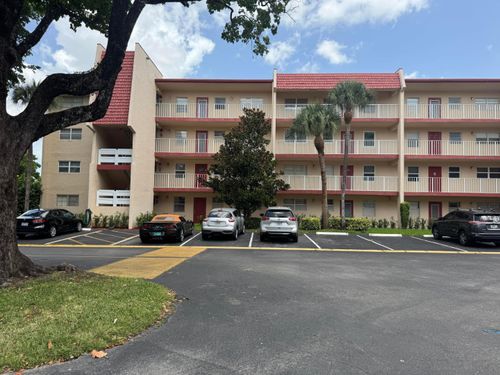 303-1035 Country Club Dr, Margate, FL, 33063-3223 | Card Image