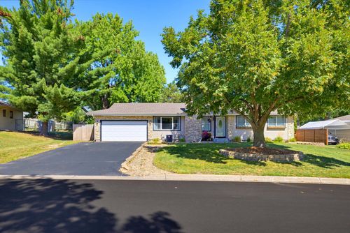 777 Mohican Ln, Mendota Heights, MN, 55120-1634 | Card Image