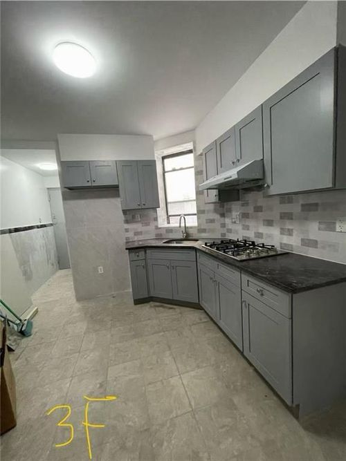 658 46th St, Brooklyn, NY, 11220-1429 | Card Image