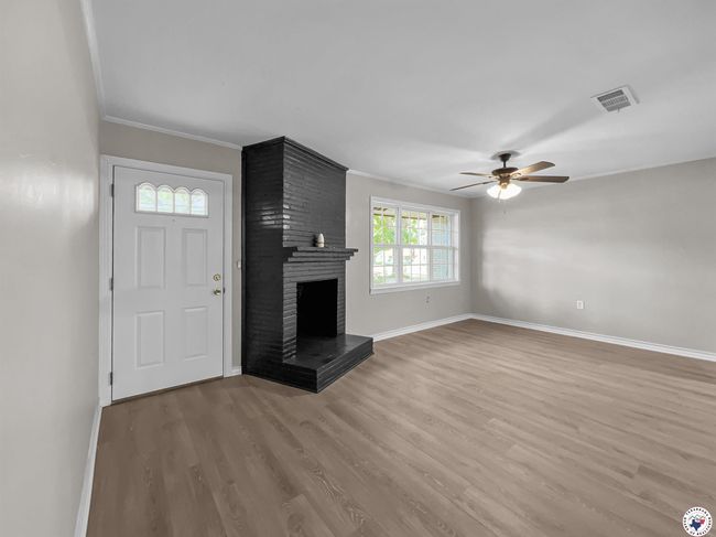 202 Main St, House other with 3 bedrooms, 2 bathrooms and null parking in Hooks TX | Image 8