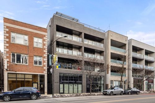 3w-2210 W Chicago Ave, CHICAGO, IL, 60622-4827 | Card Image