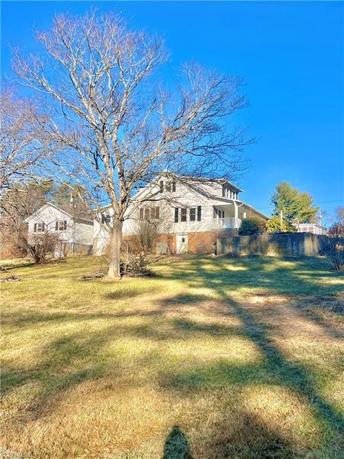 53 Wagoner St, Sparta, NC, 28675-9216 | Card Image