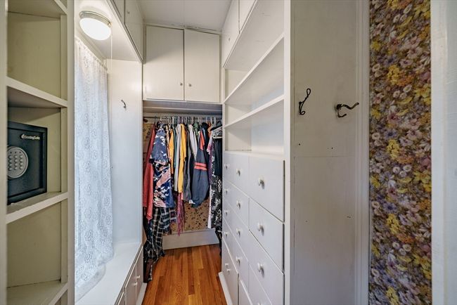 8 Wright St, House other with 4 bedrooms, 2 bathrooms and 2 parking in Easthampton MA | Image 16