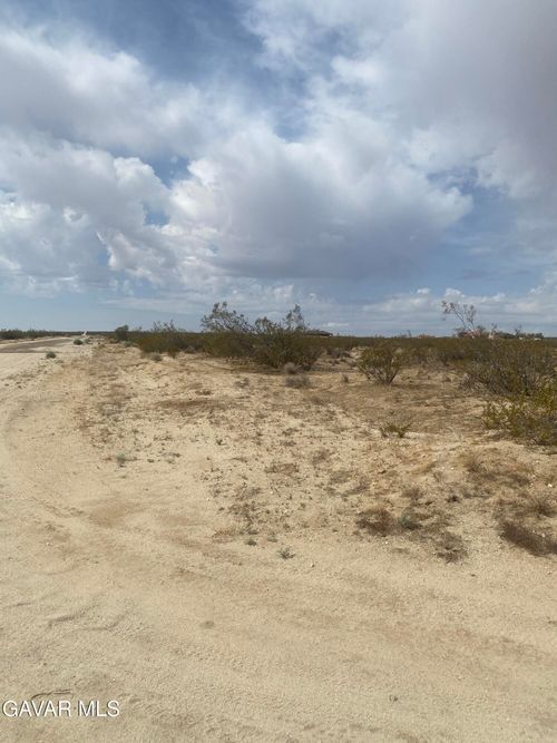 0 Foothill Rd, California City, CA, 93505 | Card Image