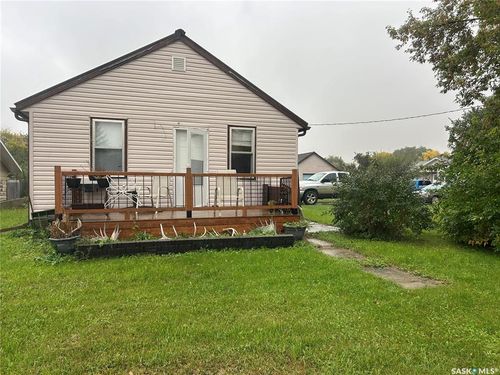 301 6th St, Alameda, SK, S0C0A0 | Card Image