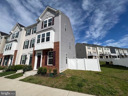 526 River Crest Way, FREDERICKSBURG, VA, 22405-3731 | Card Image