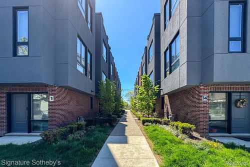 3-2037 11th St, Detroit, MI, 48216 | Card Image