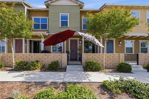 22864 Acoustic Dr, Santa Clarita, CA, 91350-5853 | Card Image