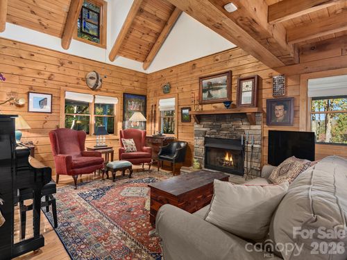 102 Carriage Dr, Fairview, NC, 28730-7633 | Card Image