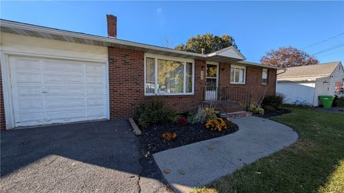 303 Woods Ave N, Syracuse, NY, 13206-1042 | Card Image