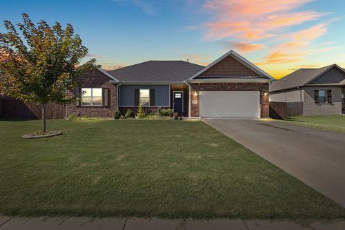 511 Captain Stockton St, Prairie Grove, AR, 72753-6039 | Card Image